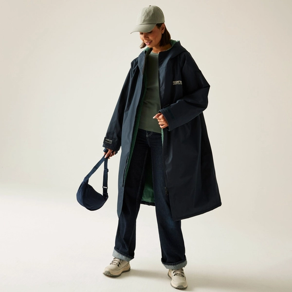 Regatta Adult Waterproof Changing Robe | Navy