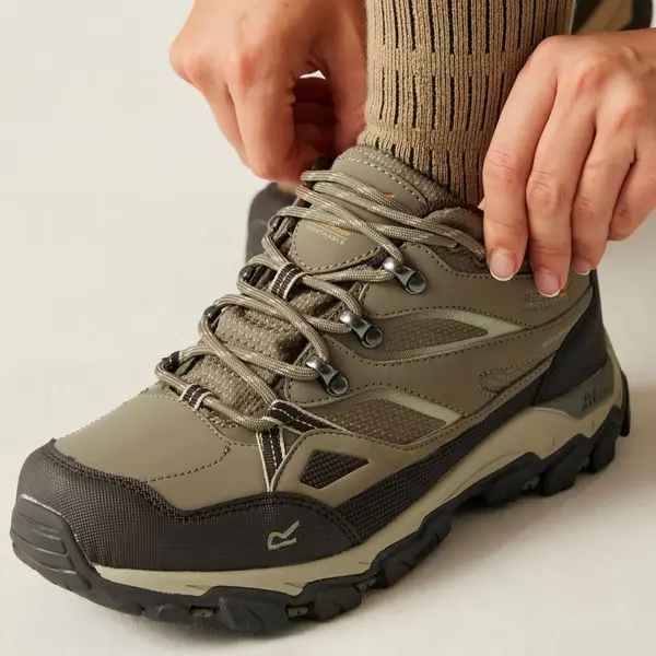 Regatta Women's Holcombe III Low Walking Shoes | Brown