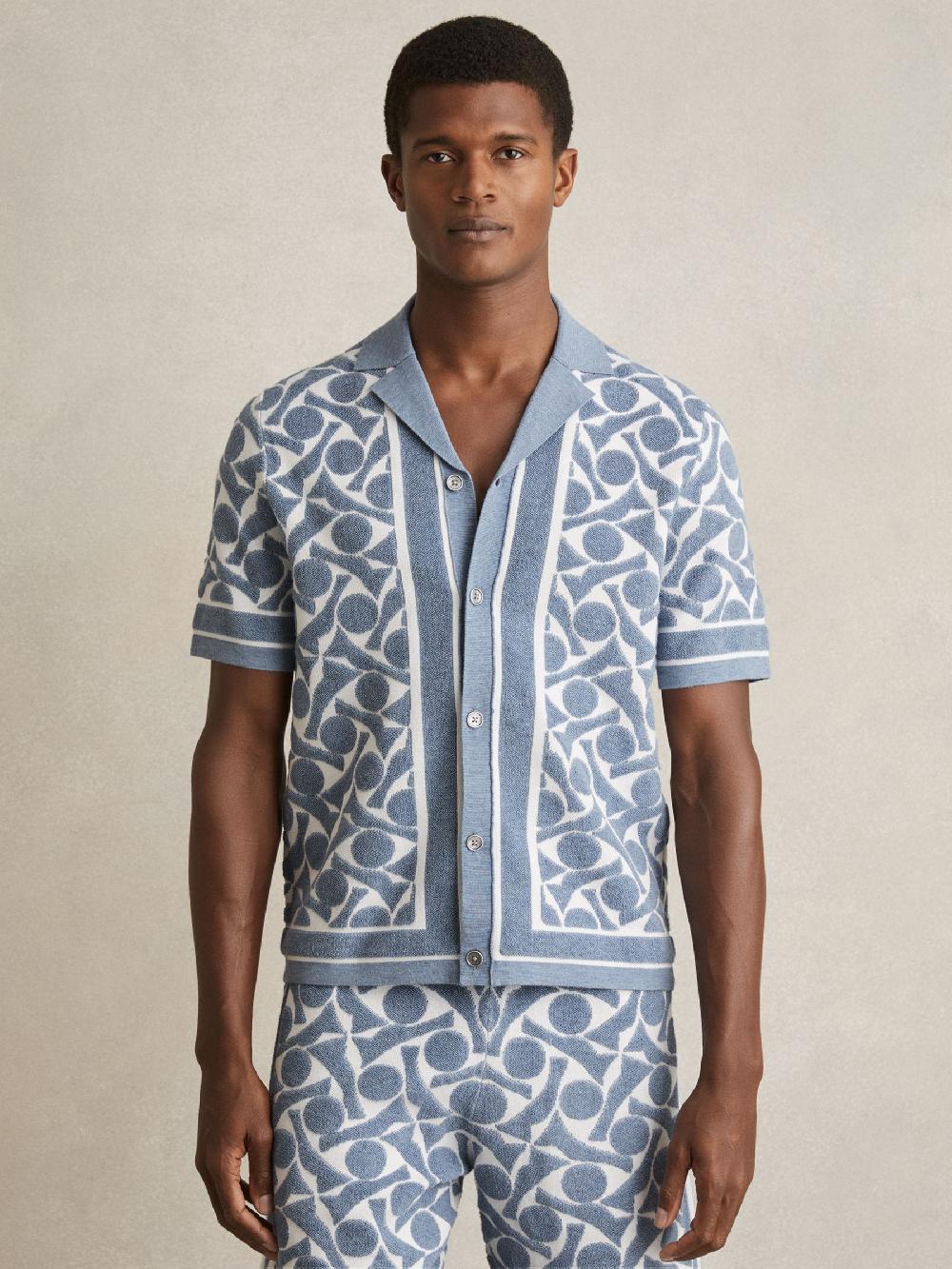 Reiss Abstract Pattern Towelling Shirt In Soft Blue/White
