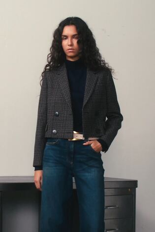 Reiss Double-Breasted Tweed Cropped Blazer In Brown Check