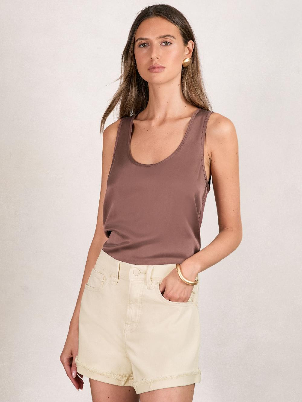 Reiss Good American Distressed Denim Shorts In Ecru