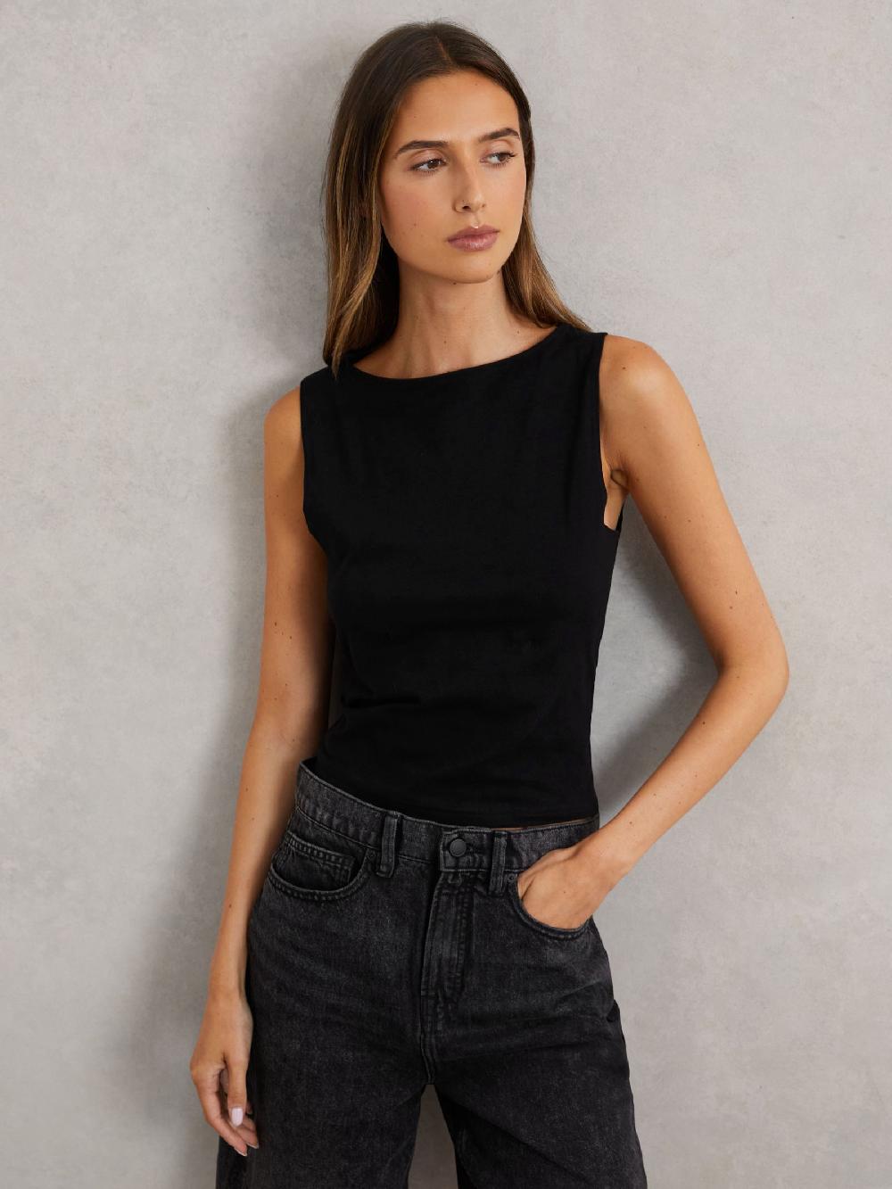 Reiss Good American Stretch Boat-Neck Vest In Black