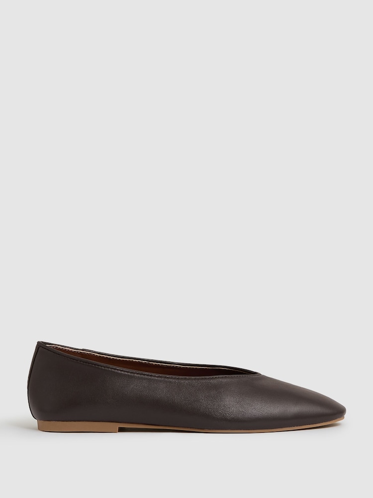 reiss Leather Rounded-Point Toe Ballet Flats in Chocolate