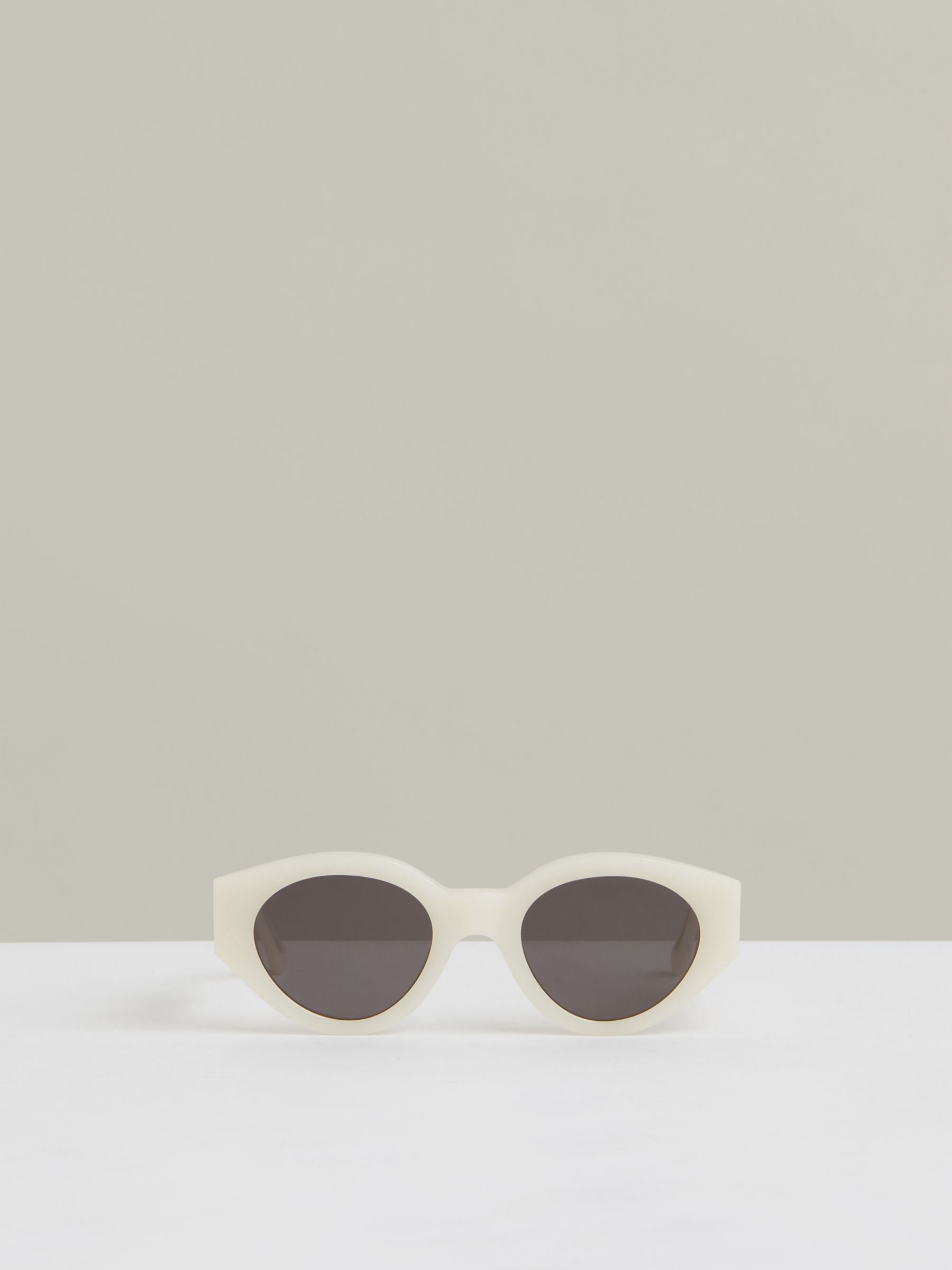 Reiss Monokel Eyewear Oval Sunglasses In Pearl Cream