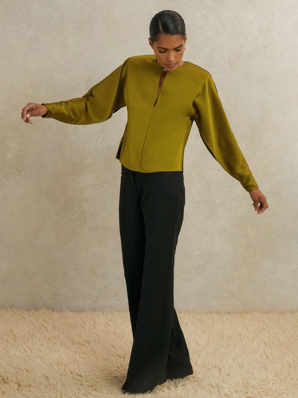 Reiss Atelier Satin Turn-Lock Top In Green