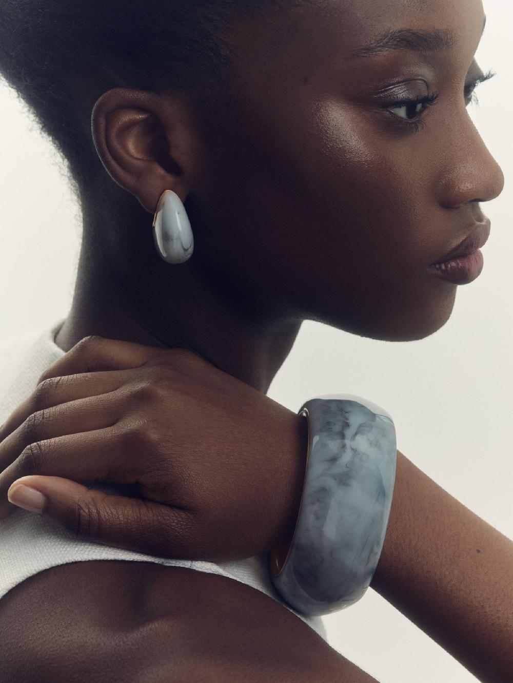 Reiss Curve Marble Bangle In Gold Tone