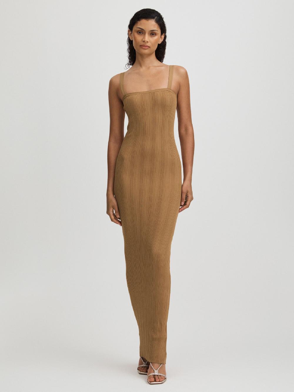 Reiss Good American Plisse Maxi Dress In Tan