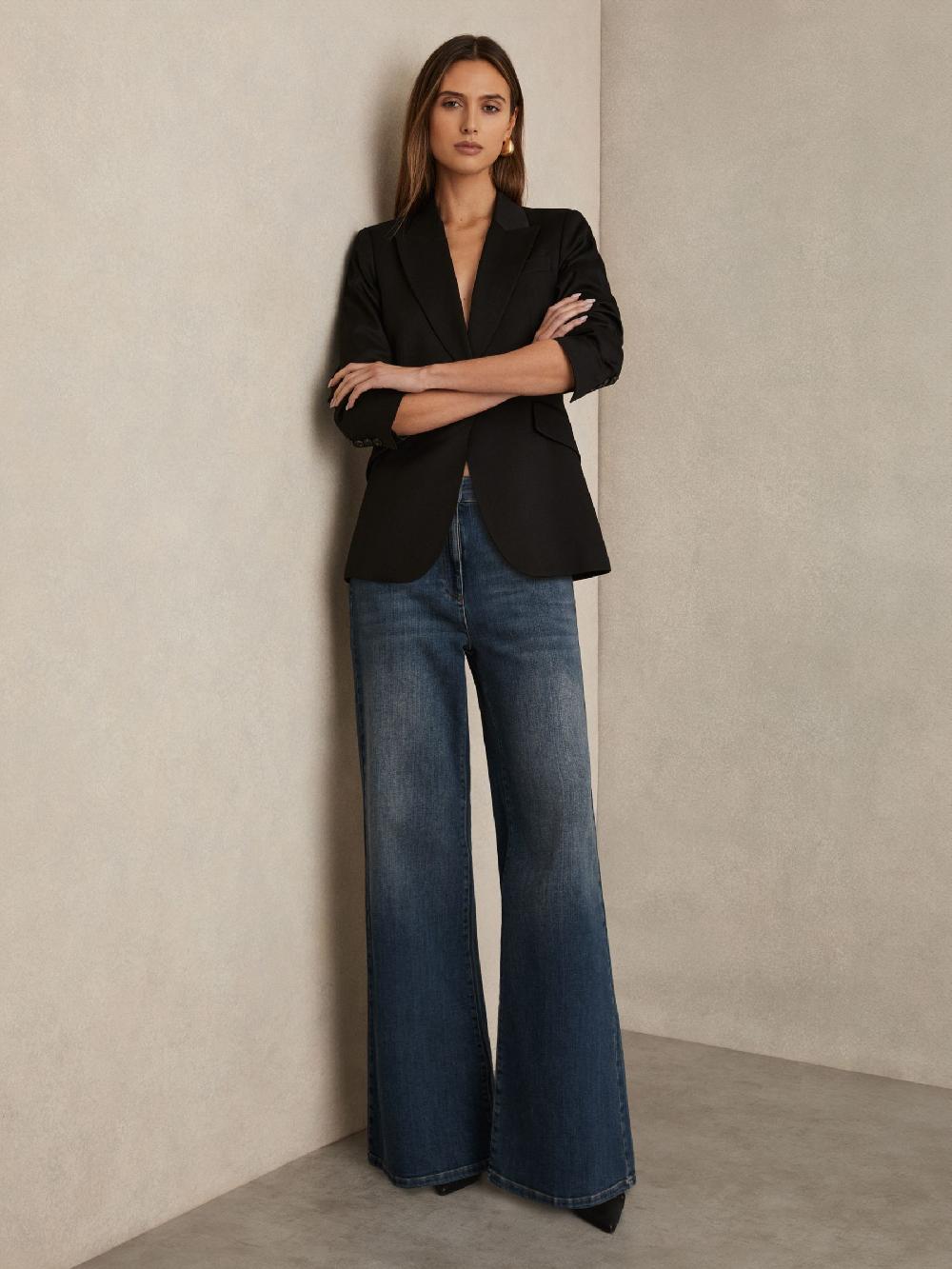 Reiss Leather Twist Detail Court Shoes In Black