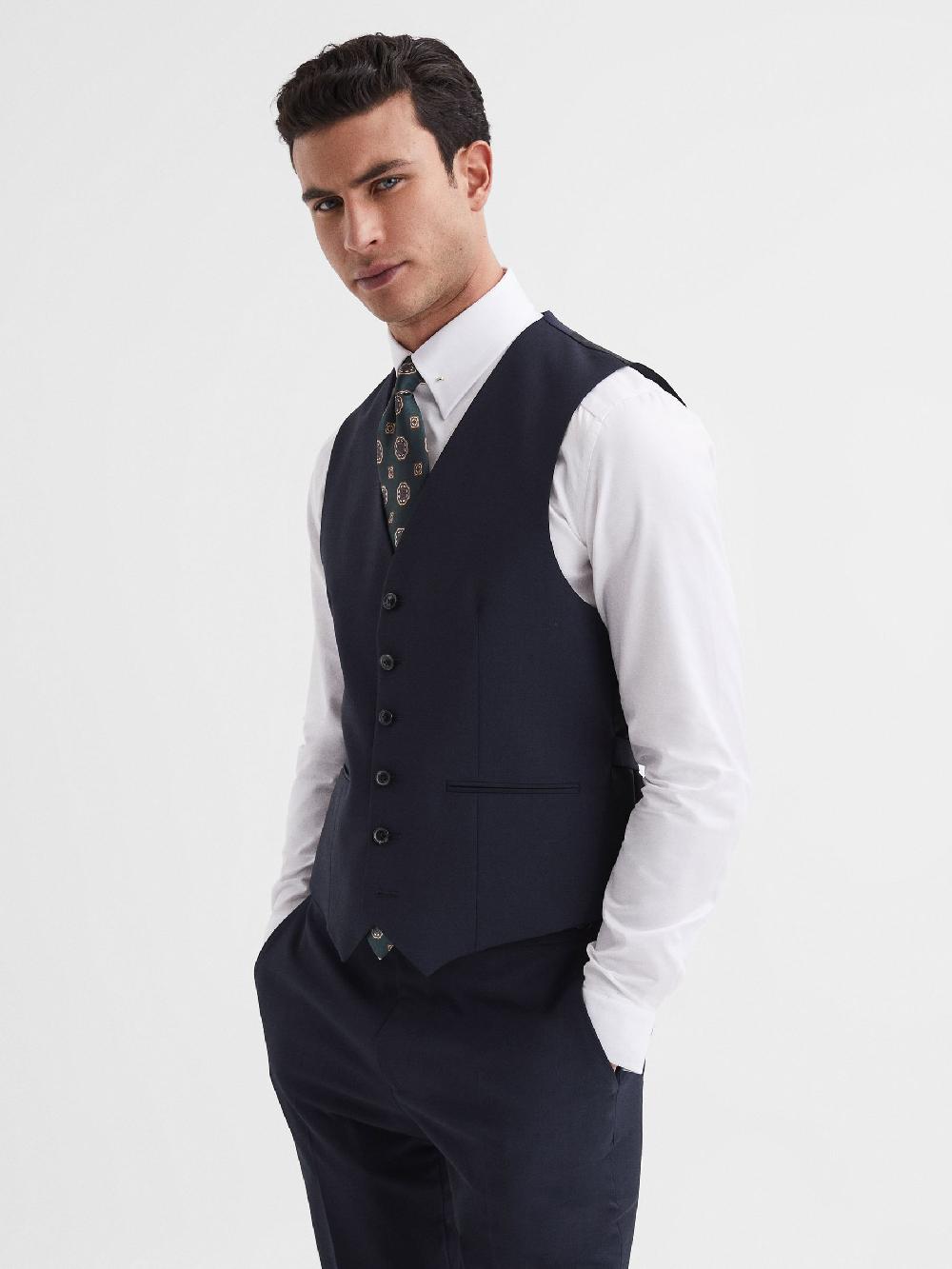 Reiss Modern Fit Travel Waistcoat In Navy