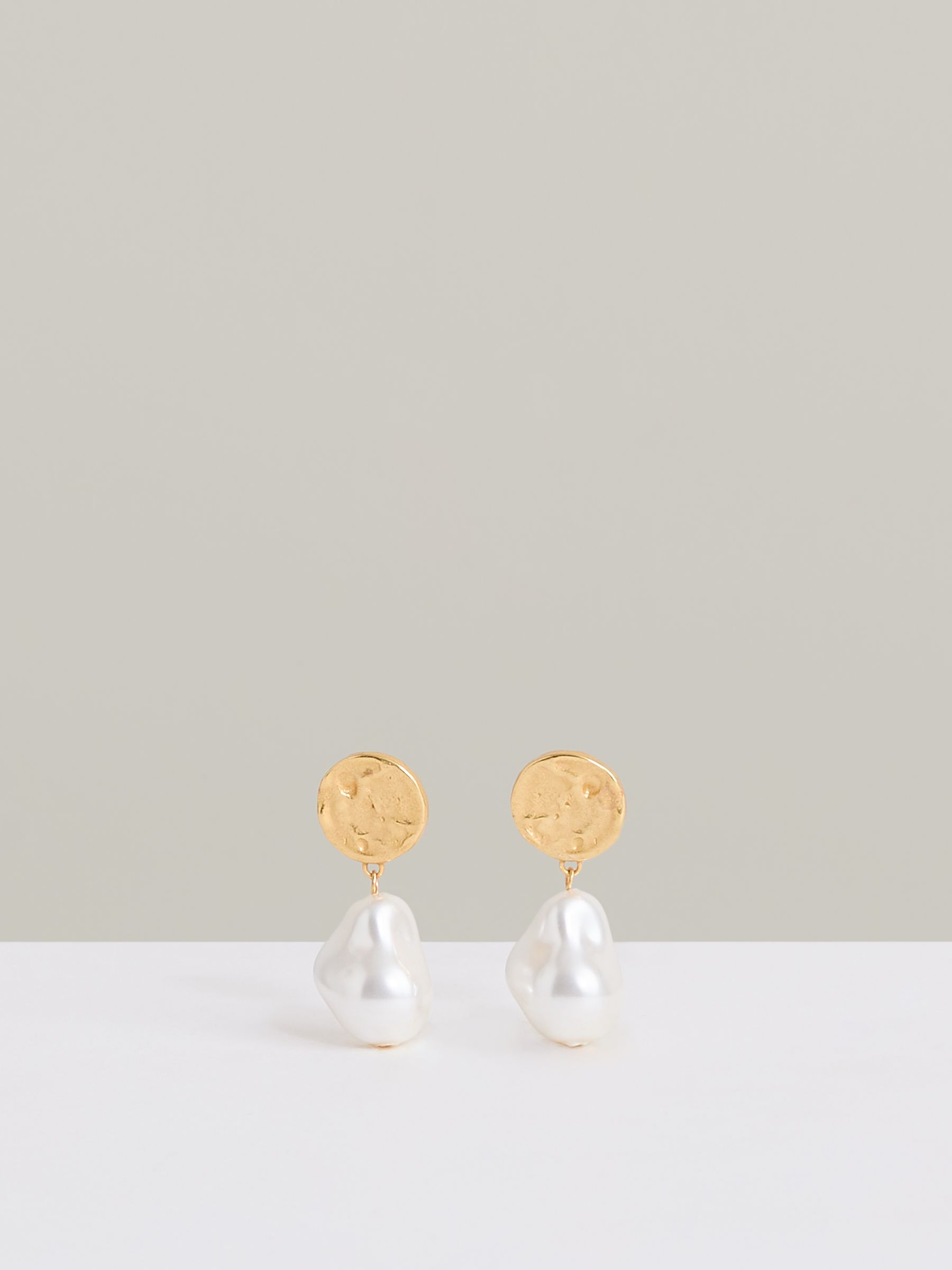 Reiss Molten Faux-Pearl Drop Earrings In Gold Tone