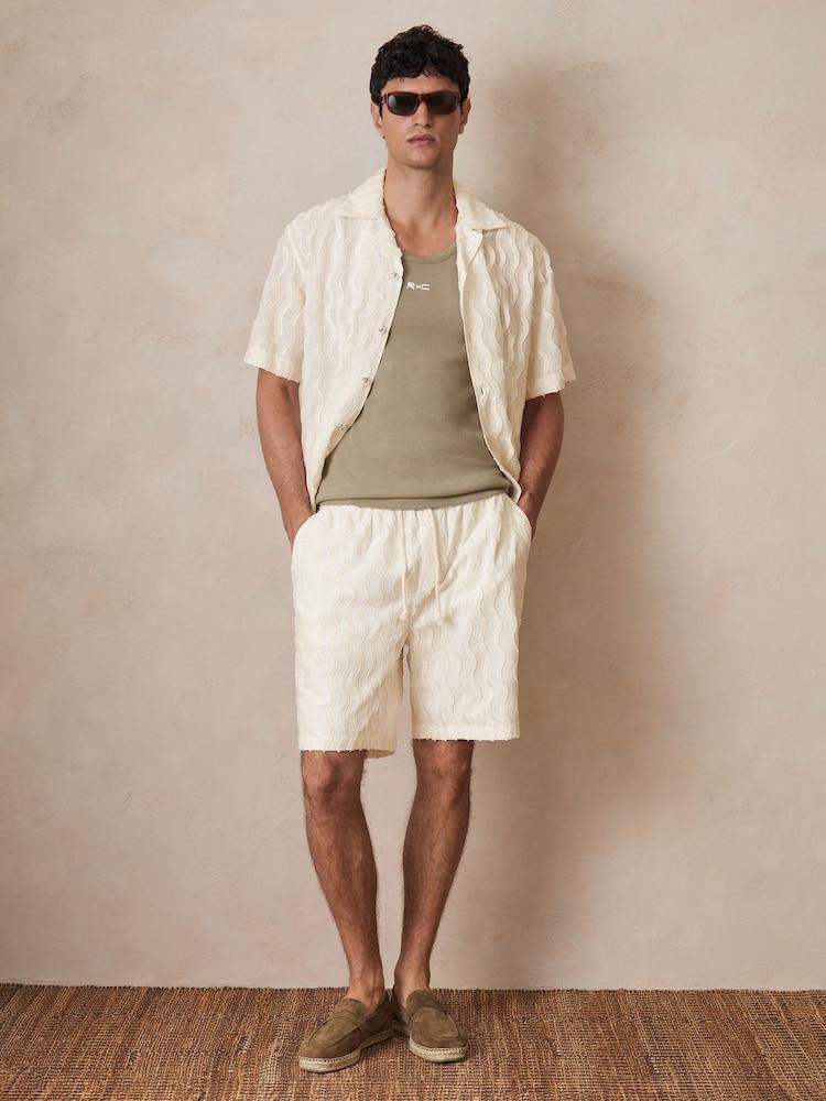 reiss Reiss | Ché Fringed-Wave Shorts in Off White