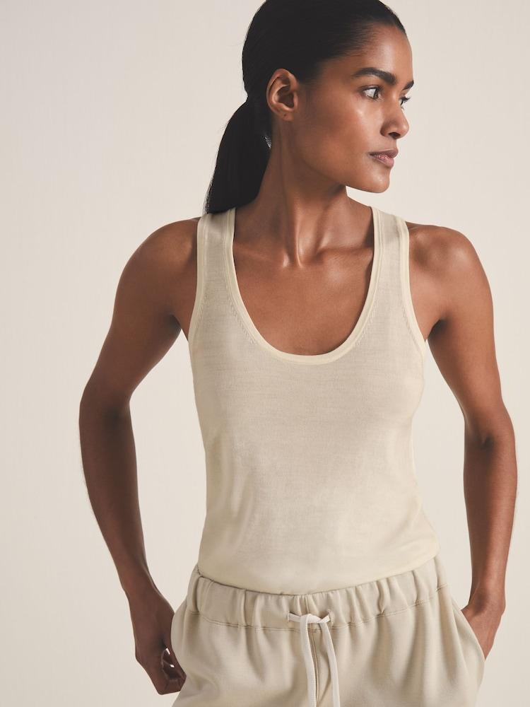 reiss Reiss | Les 100 Ciels Wool Knit Vest in Ivory