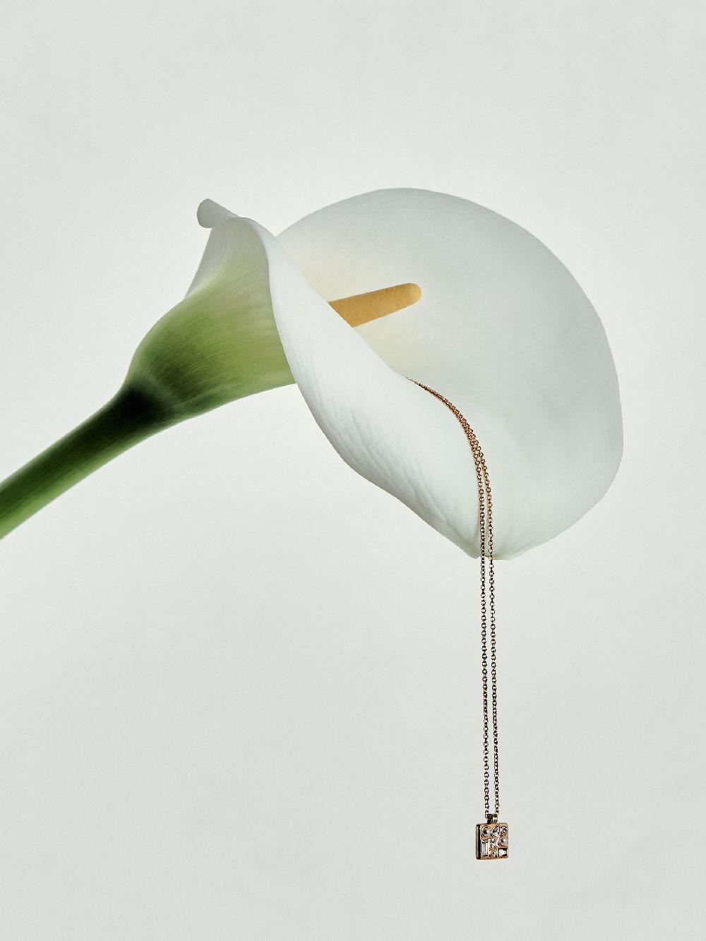 Reiss Tone Square Pendant Necklace In Gold