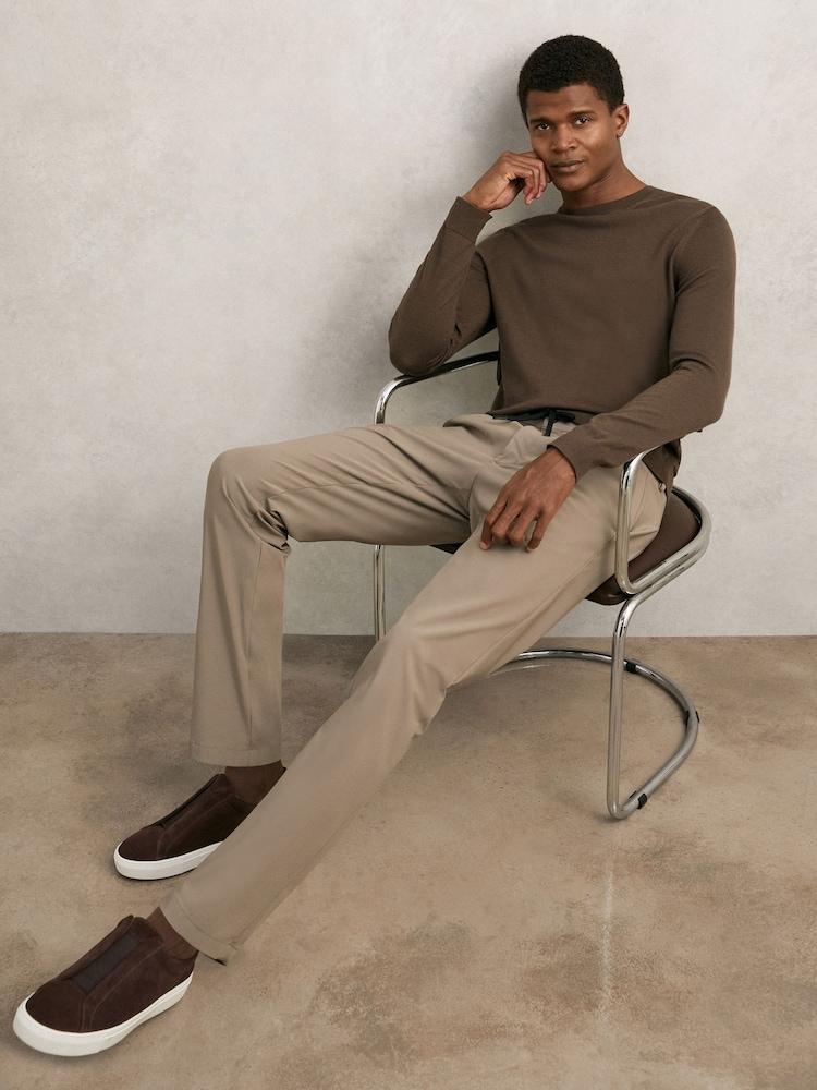 reiss Technical Stretch Relaxed Trousers in Taupe Brown