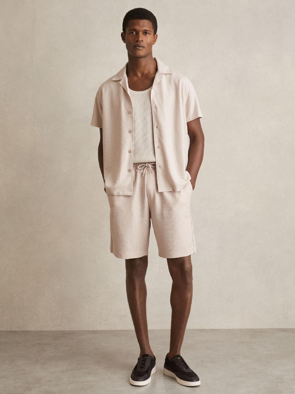 Reiss Textured-Knit Cuban-Collar Shirt In Champagne