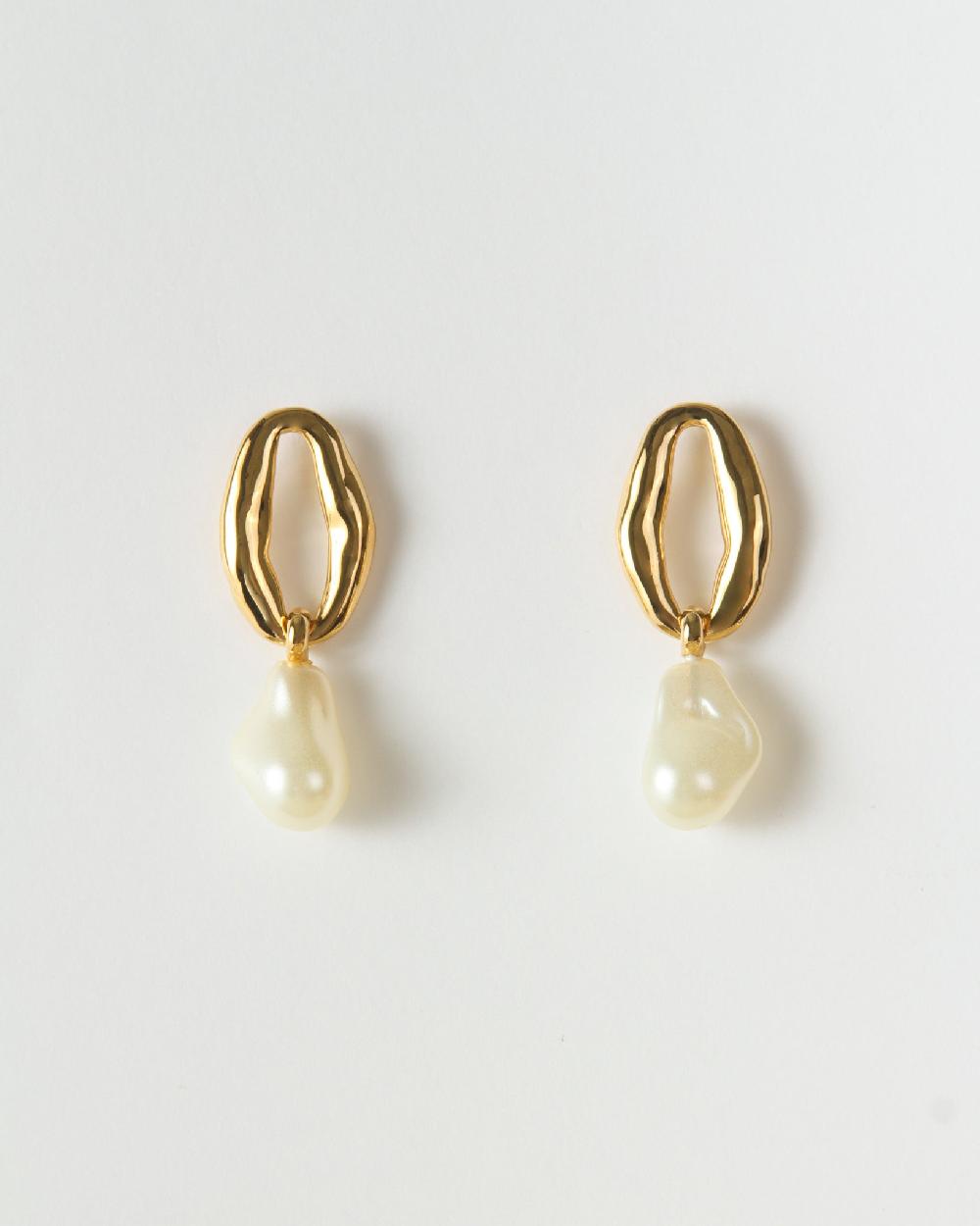 rejina pyo Chain Pendant Earrings Glass Pearl Gold