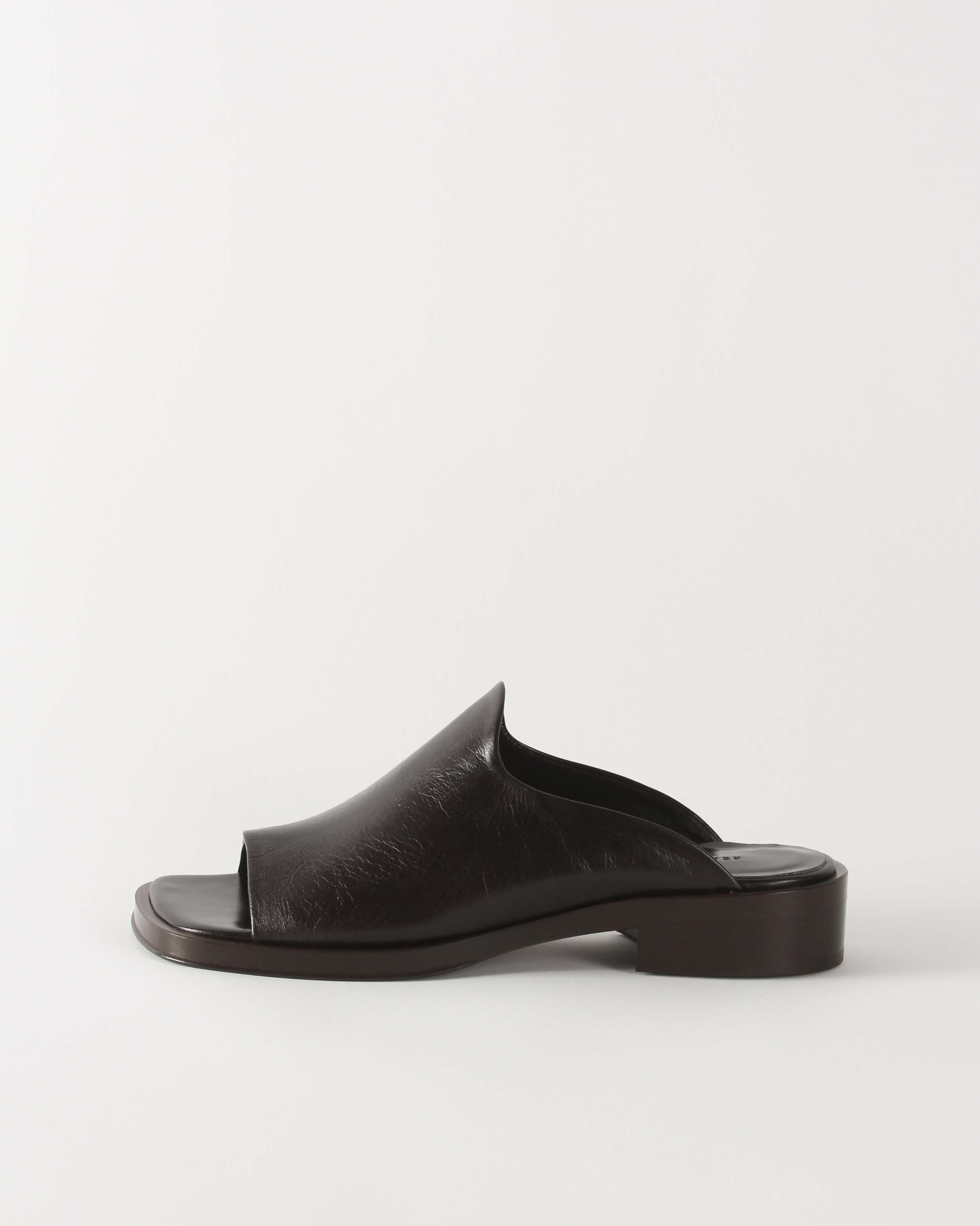 rejina pyo Flat Mule Leather Black