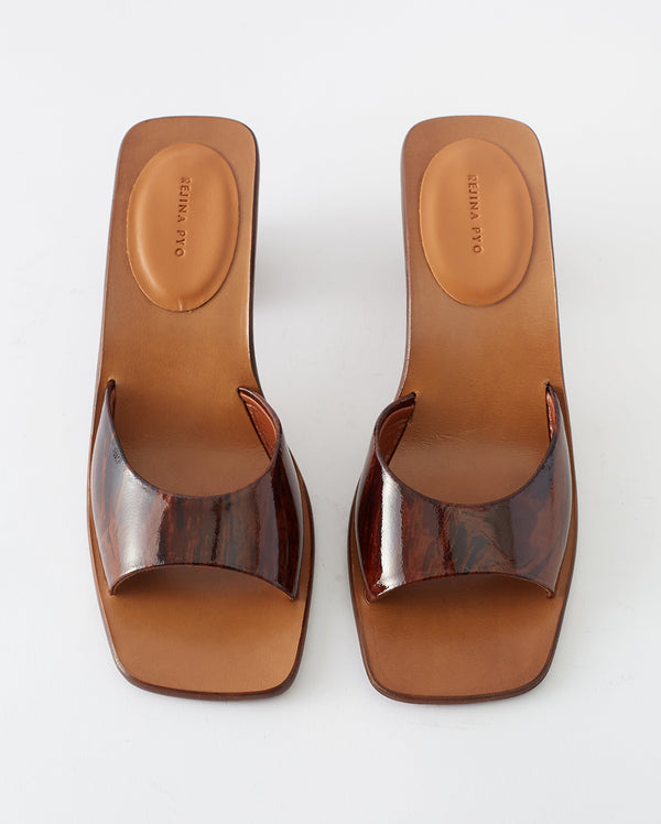 Rejina Pyo Selma Heels Patent Leather Wood Brown