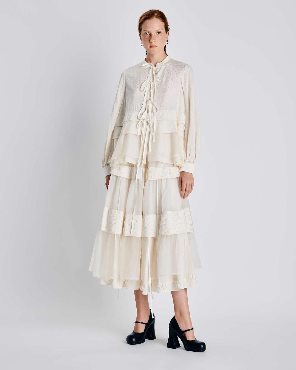 renli su Areli shirt