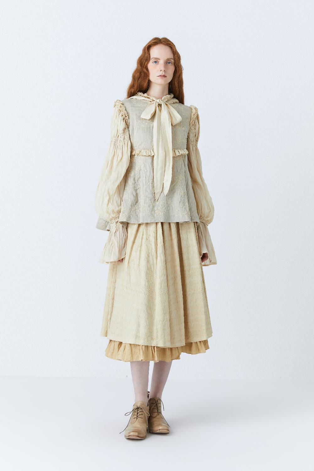 renli su Haline Herbal dye top in beige