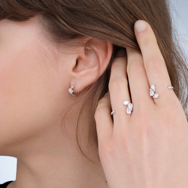 Repossi Serti Sur Vide Ring Set With 3 Diamonds
