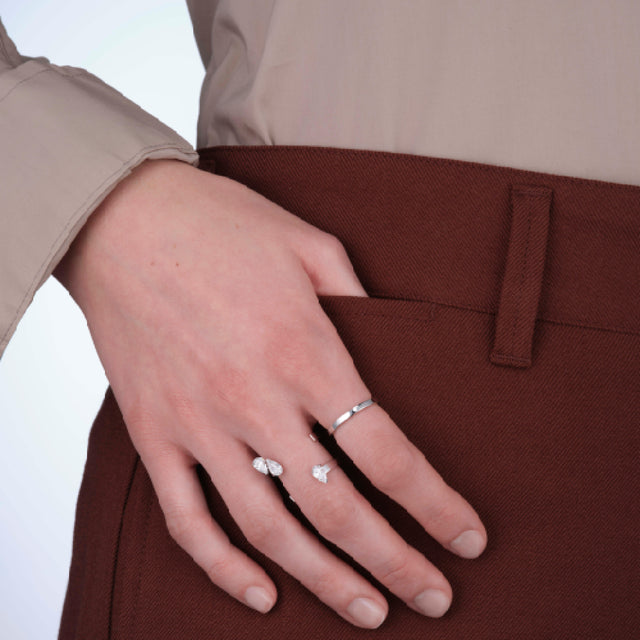 Repossi Serti Sur Vide Ring Set With 3 Diamonds