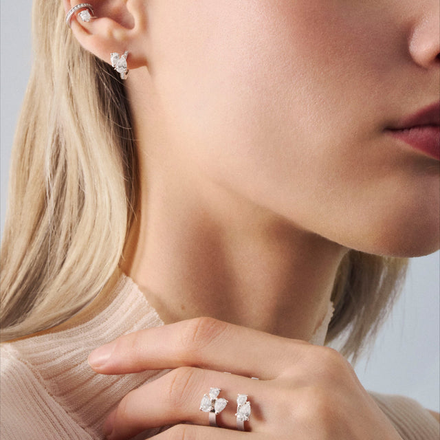 Repossi Serti Sur Vide Ring Set With 5 Diamonds