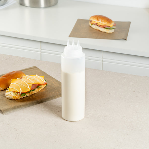 Restaurantware 32 Oz Clear Plastic All-Purpose Squeeze Bottle - With Triple Dispersion Tip - 6 Count Box