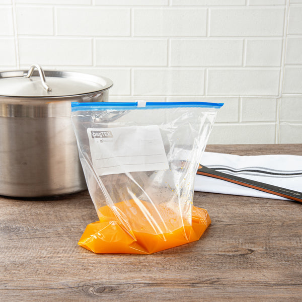 Restaurantware Bag Tek 1 Gal Clear Plastic Slider Freezer Bag - Expandable Bottom Write-On Label BPA-Free - 9 1/2" X 3" X 10 1/2" - 1000 Count Box