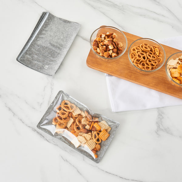 Restaurantware Bag Tek Black Plastic Small Sandwich And Snack Bag - Heat Sealable - 8 1/4" X 5 1/4" - 100 Count Box