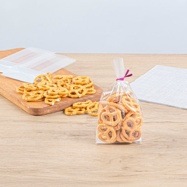 Restaurantware Bag Tek Clear Plastic Gusset Bag - Flat Bottom Paper Insert Heat Sealable - 3" X 2" X 6 1/2" - 100 Count Box