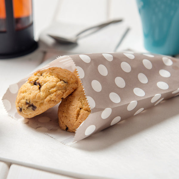 Restaurantware Bag Tek Rectangle Gray Paper Bag - Polka Dots - 7" X 5" - 100 Count Box