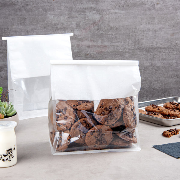 Restaurantware Bag Tek White Cotton Paper Tin Tie Bag - With Clear Window - 8 3/4" X 4 1/2" X 10 3/4" - 100 Count Box