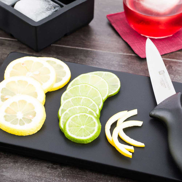 Restaurantware Bar Lux Black Plastic Cutting Board - Non-Slip Professional Use - 6" X 9 3/4" - 1 Count Box