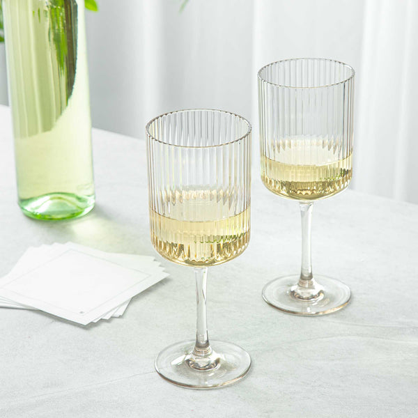 Restaurantware Bev Tek 12 Oz Clear SAN Plastic Wine Glass - 48 Count Box