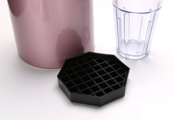 Restaurantware Bev Tek Octagon Black Plastic Drip Tray - With Removable Grate - 4" - 10 Count Box