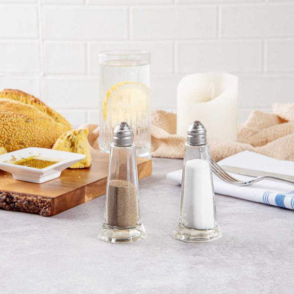 Restaurantware Chef 101 1 Oz Glass Salt And Pepper Shaker Set - Tower Style - 1 3/4" X 1 3/4" X 4 1/4" - 10 Count Box