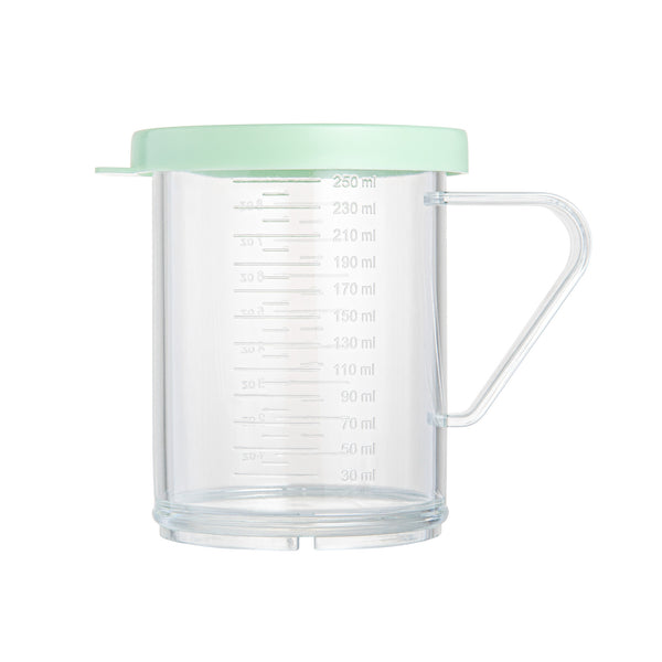 Restaurantware Chef 101 10 Oz Clear Polycarbonate Dredge Spice Shaker - With Green Extra Fine Lid - 4 3/4" X 3 1/4" X 4" - 1 Count Box