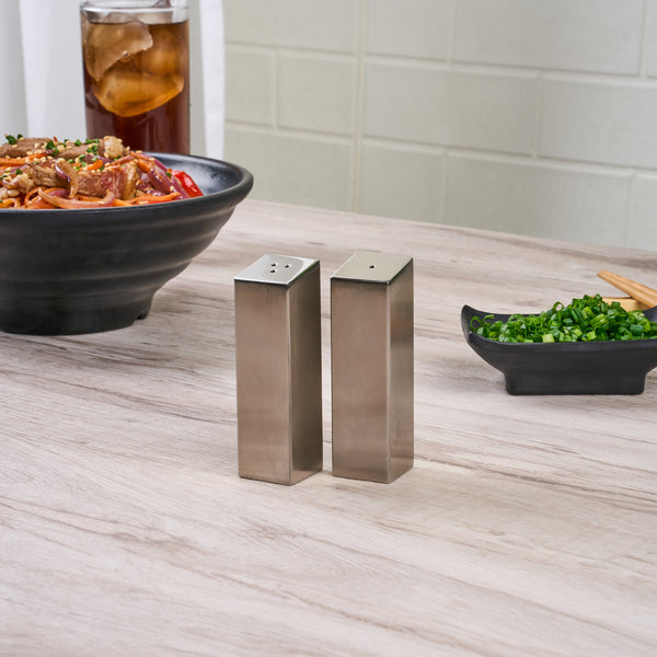 Restaurantware Chef 101 2 Oz Sliver Stainless Steel Rectangular Salt And Pepper Shaker Set - 1" X 1" X 3 1/4" - 1 Count Box