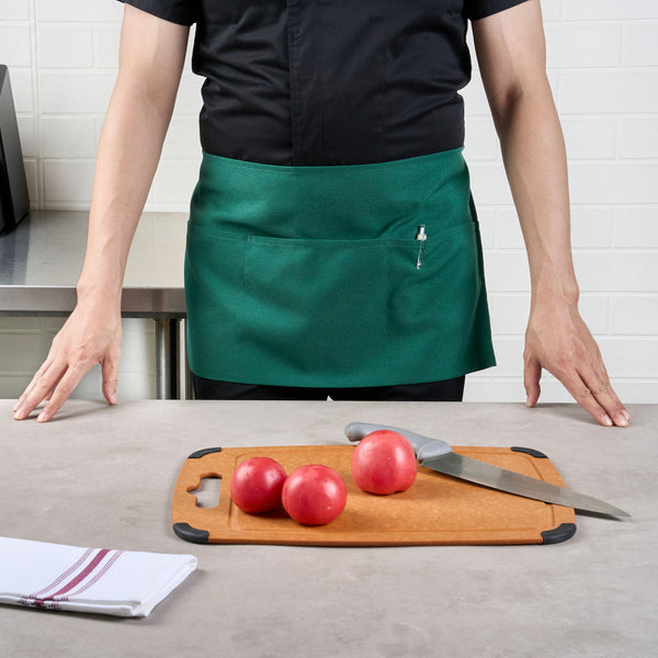 Restaurantware Chef 101 Green Standard Waist Apron - With 3 Pockets - 24" X 12" - 100 Count Box