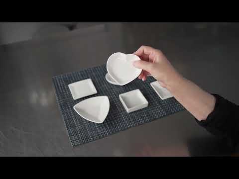 Restaurantware Chef 101 Heart White Porcelain Mini Heart Plate - 3 1/4" X 3" X 3/4" - 10 Count Box