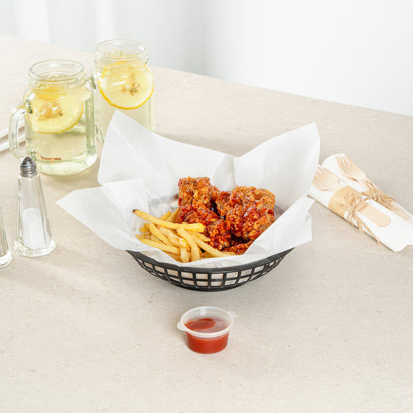 Restaurantware Chef 101 Round Black Plastic Fast Food Serving Basket - 7 3/4" X 7 3/4" X 2" - 100 Count Box