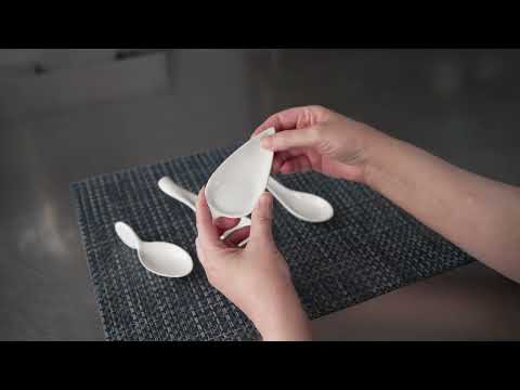 Restaurantware Chef 101 Teardrop White Porcelain Spoon - 4 1/4" X 2" X 3/4" - 10 Count Box