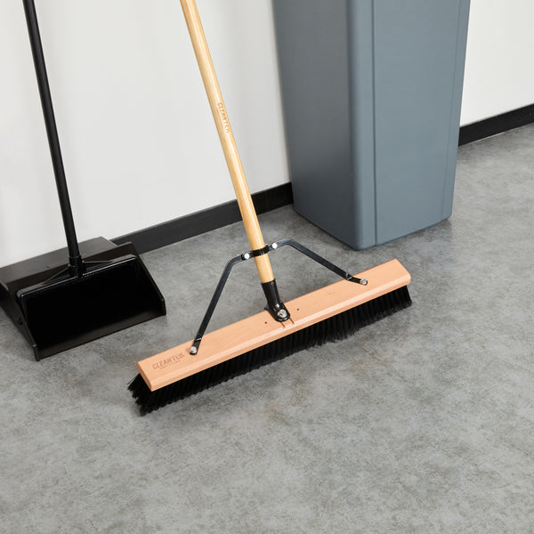 Restaurantware Clean Tek Professional 24" Hardwood Contractor / Push Broom Head - With Fine Flagged Bristles - 1 Count Box