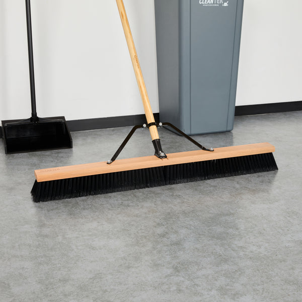 Restaurantware Clean Tek Professional 36" Hardwood Contractor / Push Broom Head - With Fine Flagged Bristles - 1 Count Box