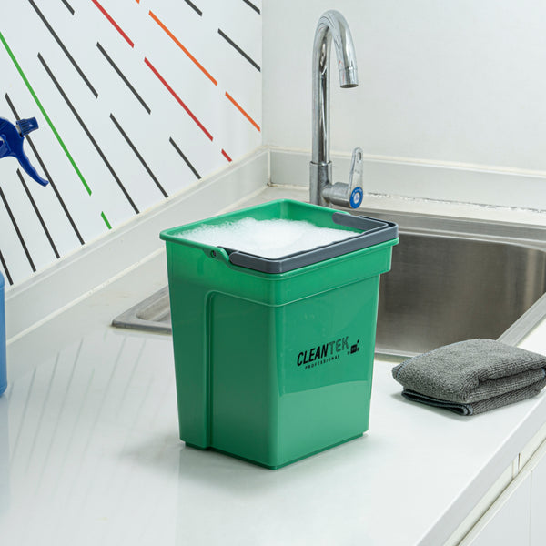Restaurantware Clean Tek Professional 4 Qt Green Cleaning Bucket - 7" X 6 1/4" X 8 1/2" - 1 Count Box
