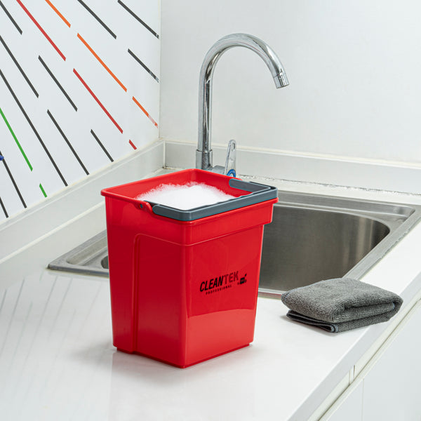 Restaurantware Clean Tek Professional 4 Qt Red Cleaning Bucket - 7" X 6 1/4" X 8 1/2" - 1 Count Box