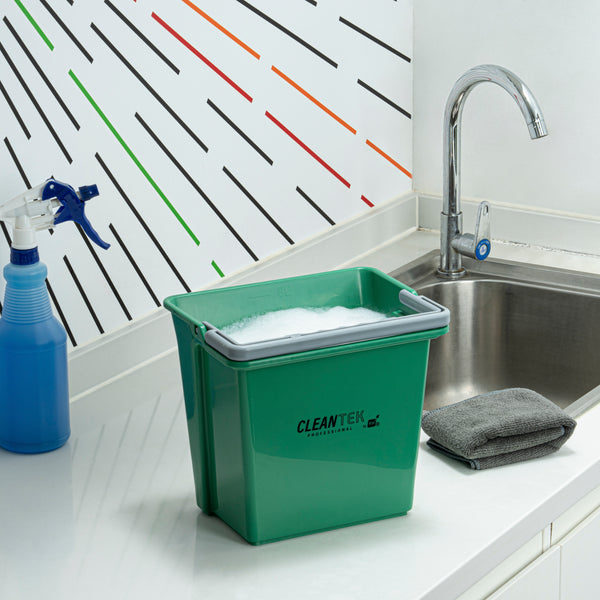 Restaurantware Clean Tek Professional 6 Qt Green Cleaning Bucket - 9 1/4" X 7" X 8 3/4" - 1 Count Box