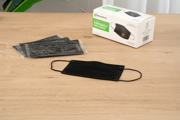 Restaurantware Clean Tek Professional Black Disposable Earloop Face Mask - 3-Layer Filtration - 7" X 3 3/4" - 1000 Count Box