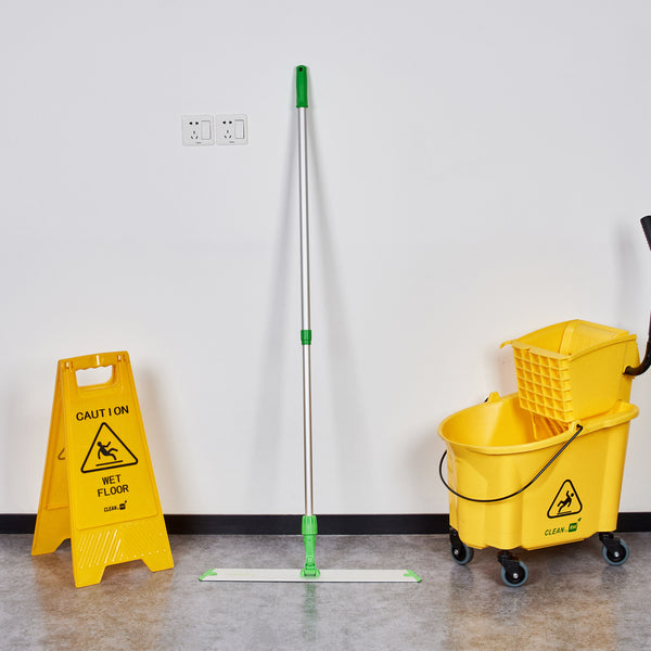 Restaurantware Clean Tek Professional Green Aluminum Telescopic Mop Pole Handle - 59 3/4" - 1 Count Box